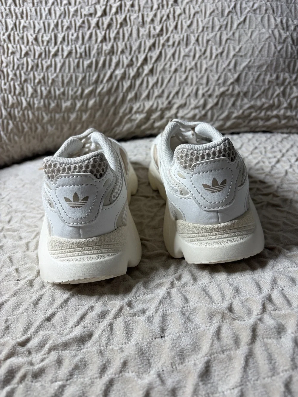 adidas lightweight athletic